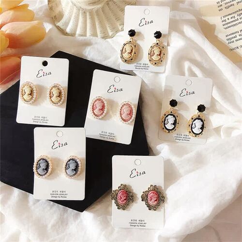 6 Style Vintage Look Antique Lady Queen Relief Oval Acrylic