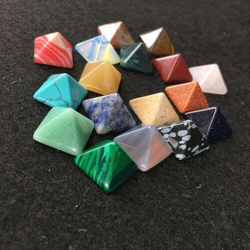 2019New 7pcs set Pyramid Gemstone Natural Stone Crystal Quar