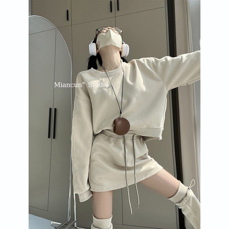 小个子穿搭一整套休闲套装女秋季2025年新款卫衣配裙子两件套裙装