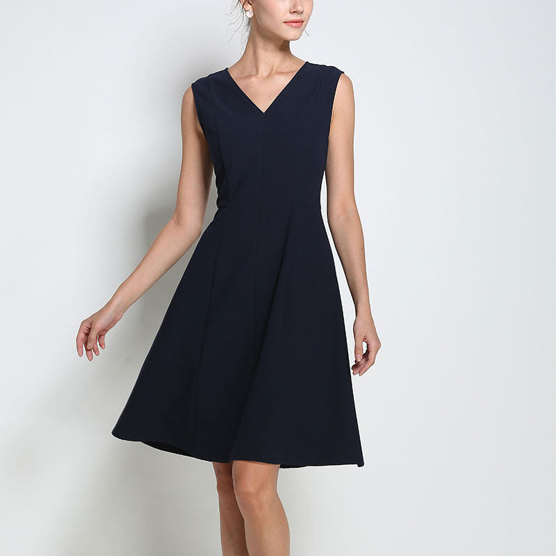 高端女无袖背心职业西装早秋打底吊带黑色连衣裙夏季法式小黑裙春