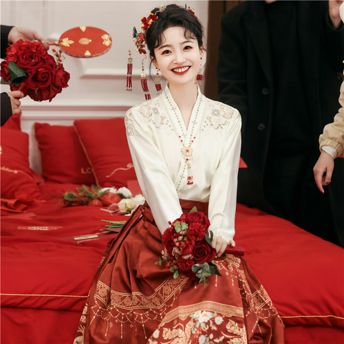 新中式敬酒服旗袍马面裙套装2023新款新娘订婚礼服裙女高级感冬季