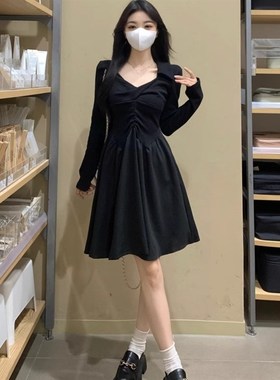 大码女装法式复古长袖连衣裙女秋季黑色裙子胖mm遮肚显瘦A字短裙