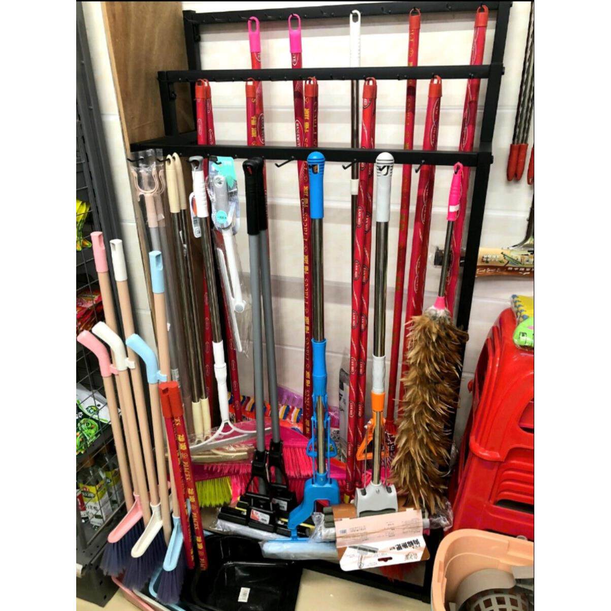 门口挂架百货展架扫把陈列支架悬挂展示柜卖货架子超市拖把展示架