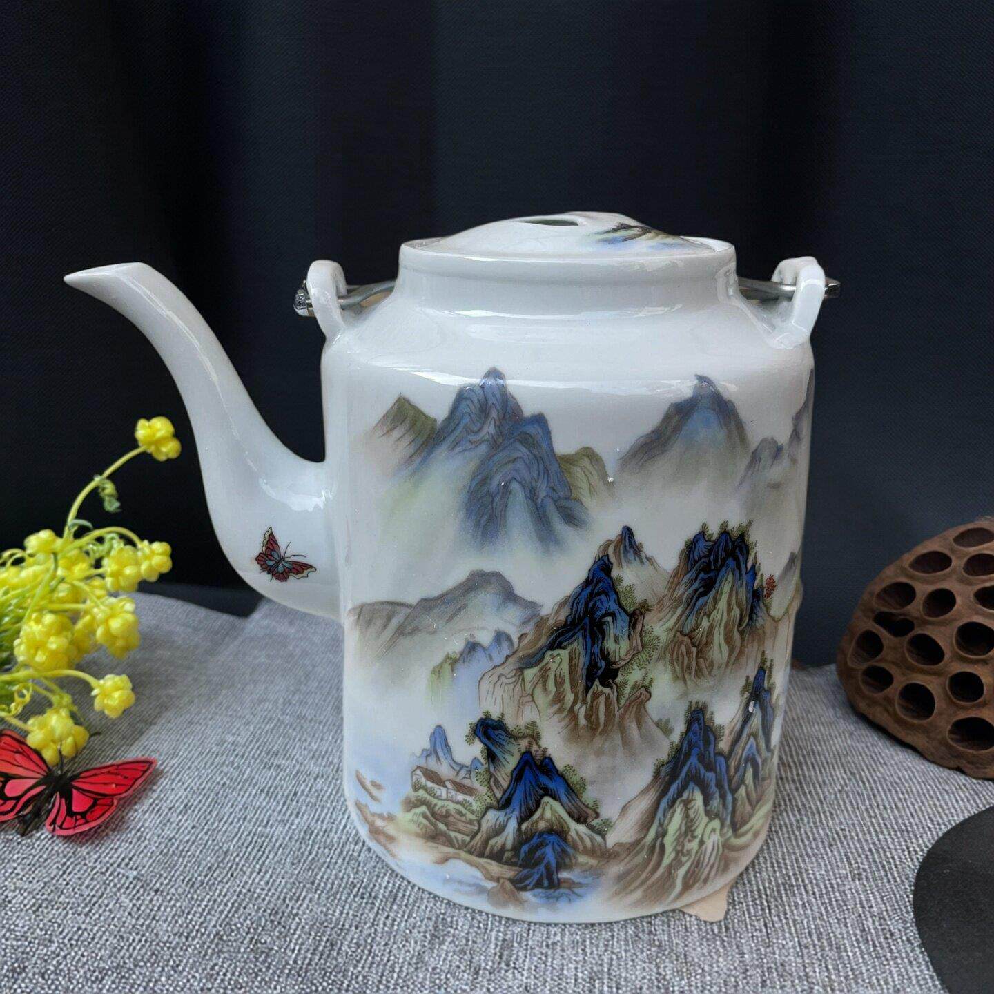 景德镇陶瓷茶壶鸿运当头提梁壶泡茶家用中式怀旧夏天冷水壶老陶瓷