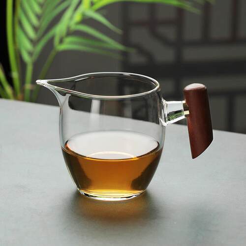 功夫茶公道杯玻璃大号公杯耐高温高档分茶器木柄侧把公道杯大容量