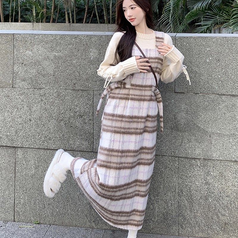 大码女装秋冬新款复古格子毛呢背带连衣裙绑带设计感打底毛衣套装,女装/女士精品,大码套装,淘宝优惠券,粉丝福利购,淘宝优惠卷