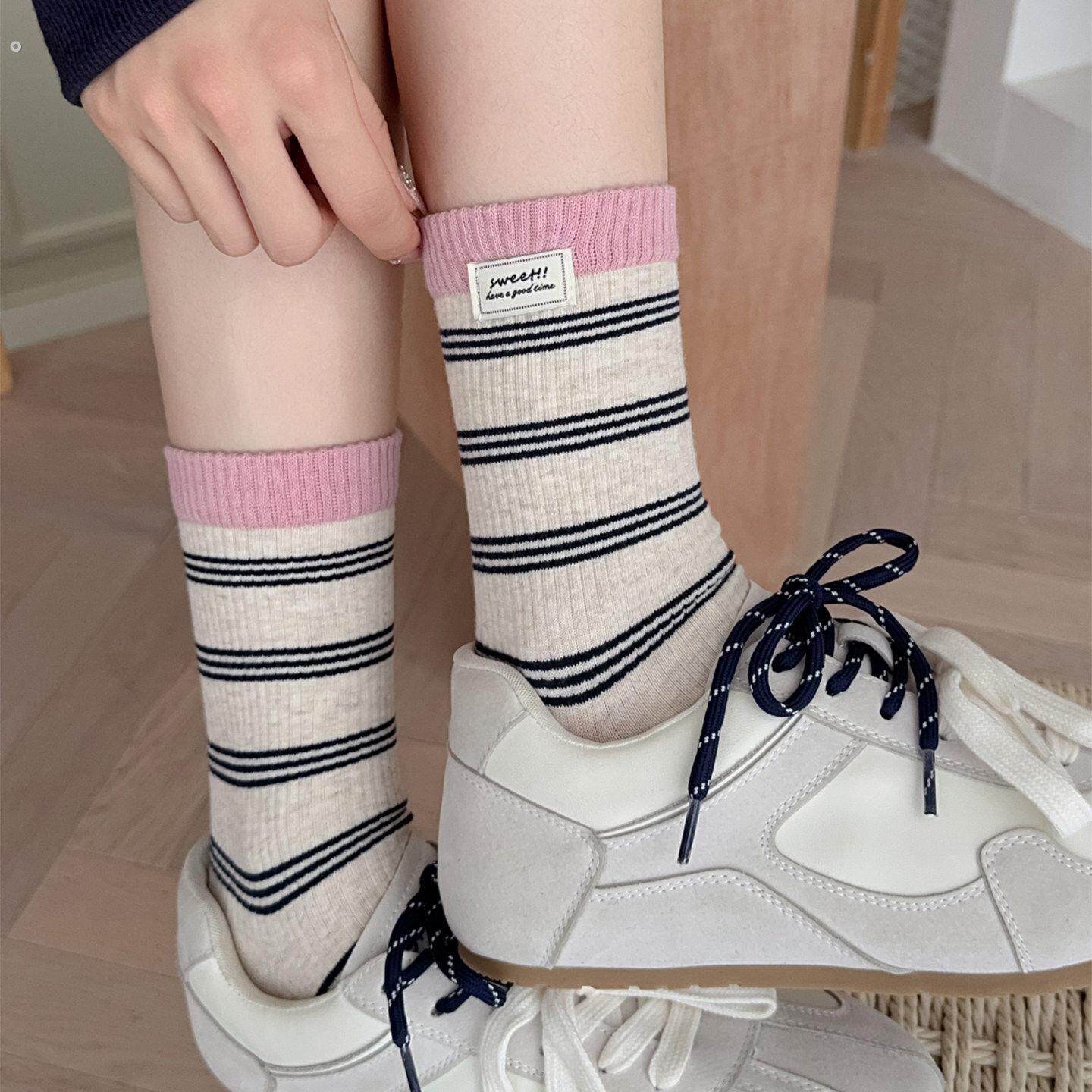 袜子女款纯棉冬条纹中筒女士2025新款爆款秋冬袜纯棉超火女士袜子