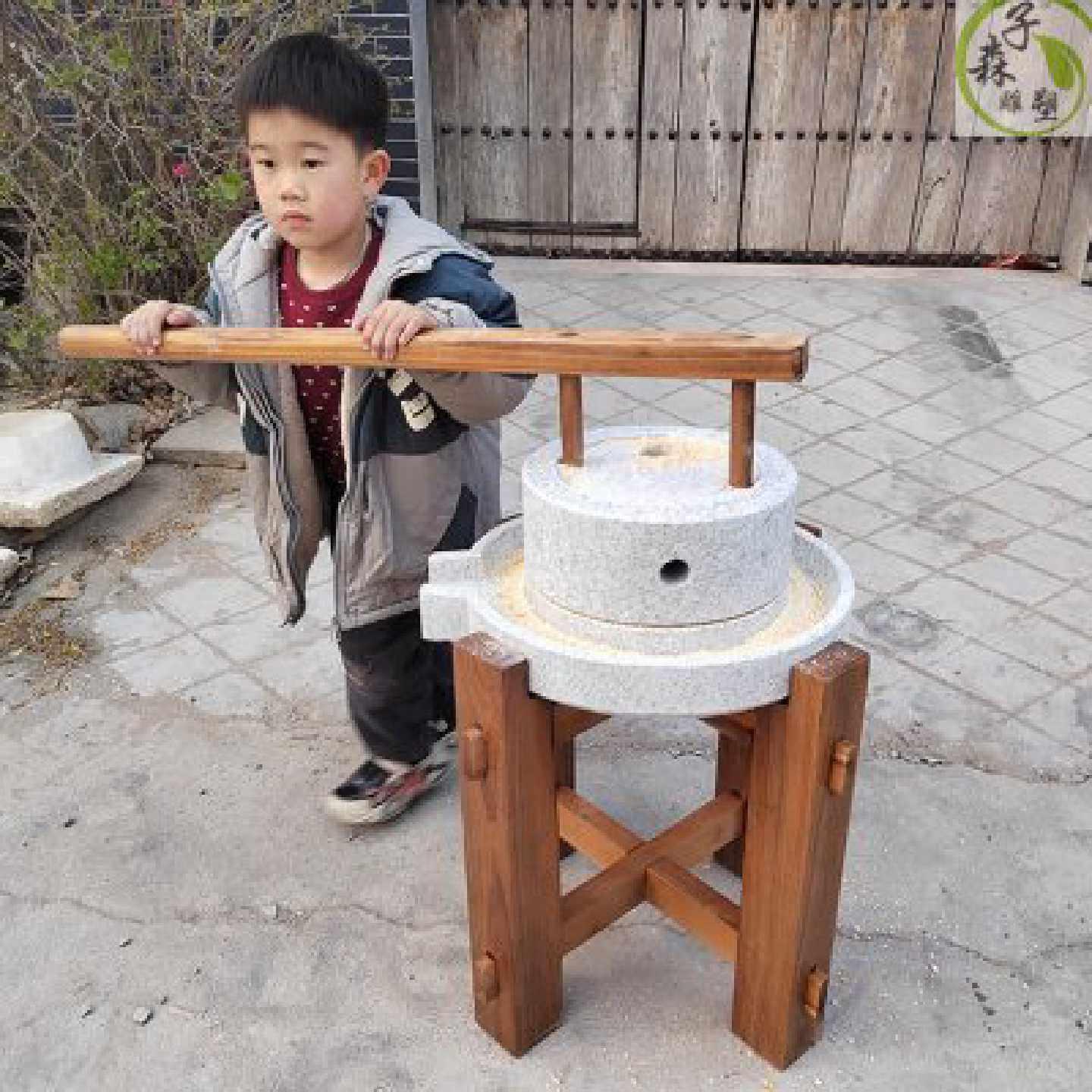 彷古石磨手动加厚大磨盘石磨机电动商用磨米面豆浆幼儿园手推石磨