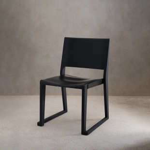 壹伴意式极简皮艺餐椅客厅休闲扶手椅家用书房实木椅马鞍皮洽谈椅