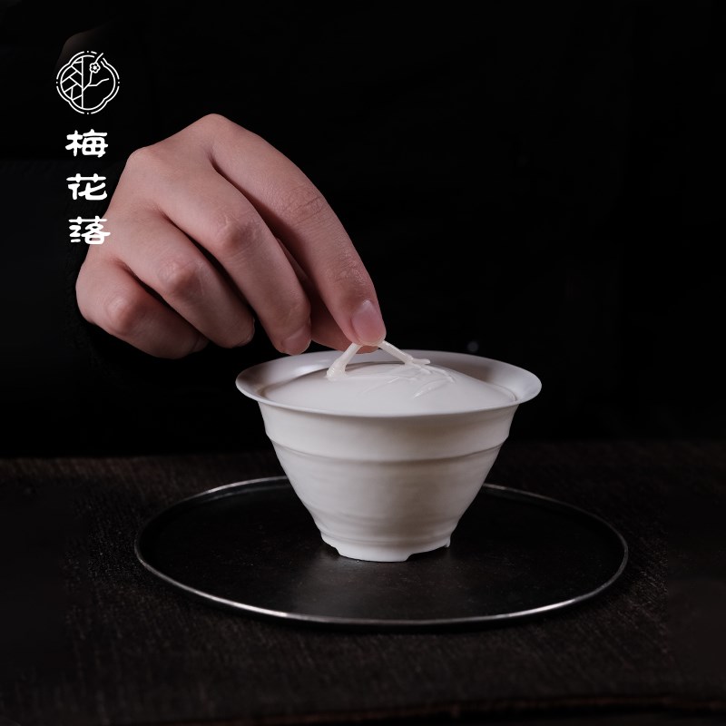 梅花落仿古白瓷盖碗印坯薄胎茶杯酥油白品茗杯纯手工龙年杯不烫手