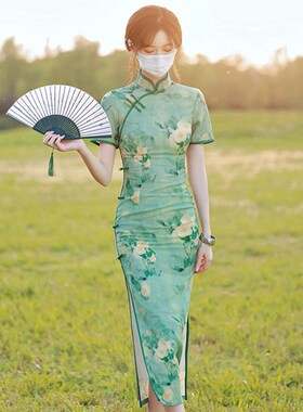 改良民国风复古绿色高端少女旗袍裙2024年夏季新款气质年轻款长款
