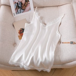 精致丝绸打底吊带背心V领蕾丝宽松内搭大码雪纺缎面上衣200斤可穿