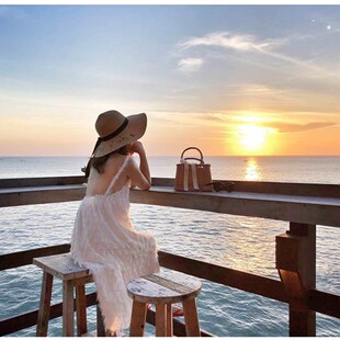 2023特别的网红高端亲子装母女装洋气夏季新款潮沙滩裙海边连衣裙