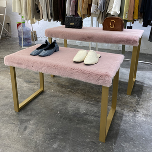 橱窗展台地毯仿兔毛服装店毛毛地毯拍照鞋垫流水台装饰长毛绒垫子