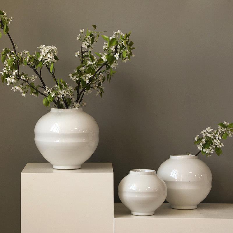 新中国风白色陶瓷月瓶花瓶插花手工球形石饰品室内入口书架