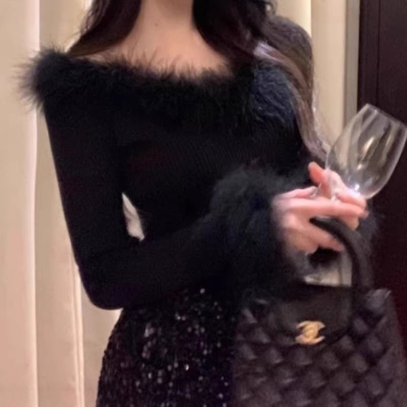 黑色毛毛拼接一字肩打底衫女秋冬别致绝美修身露肩内搭德绒上衣潮