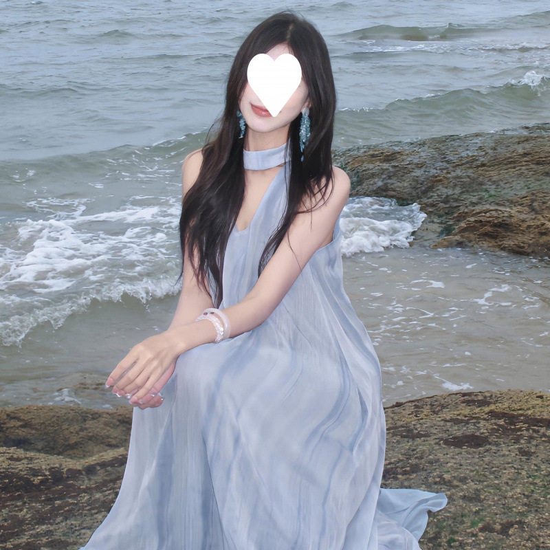 2026新款慵懒风法式蓝色无袖吊带连衣裙子女夏季海边度假仙女长裙