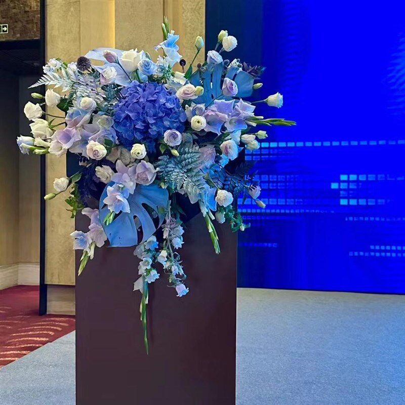 演讲台花主持司仪台花签到花年会桌花粉色系宴会庆典商务会议立式
