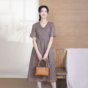 布符夏季新品女士日常连衣裙镂空绣花简约舒适时尚气质长裙