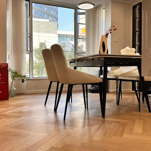 人字拼橡木锁扣木地板鱼骨拼多层实木复合奶白原木色法式地暖家用