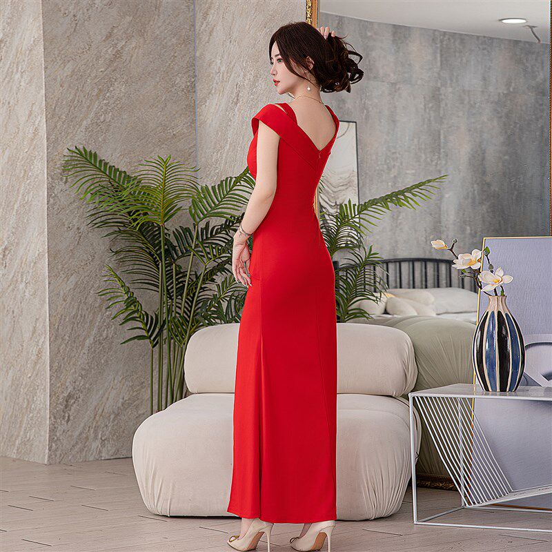 红色晚礼服女2024新款气质名媛宴会主持人鱼尾长裙高级质感敬酒服