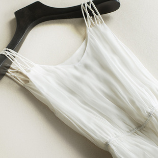 长裙仙显瘦女装 沙滩裙白色中长款 2020新款 宜黛公主真丝连衣裙修身