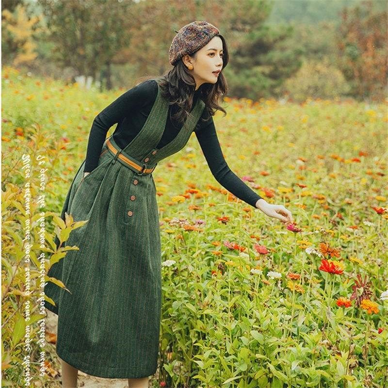 2024春秋新款裙子套装毛呢背带裙复古毛衣连衣裙配薄针织衫两件套