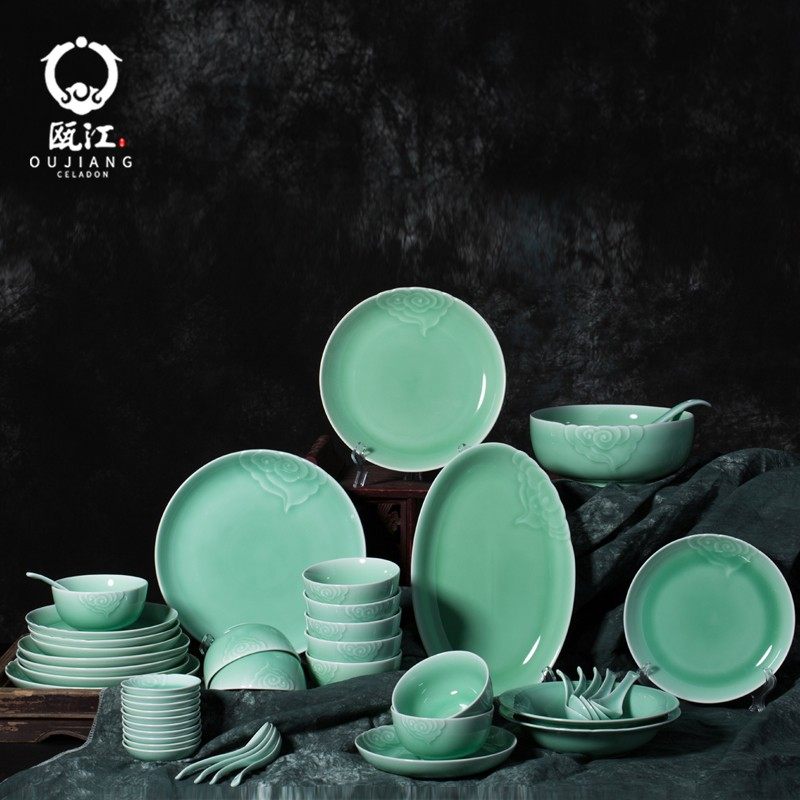 瓯江龙泉青瓷碗碟套装家用高档陶瓷碗盘勺组合创意中式餐具礼盒装