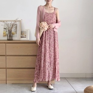 粉色碎花吊带长裙到脚踝女春夏季套装加开衫两件套海边度假连衣裙