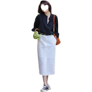 站在街边就能分分钟出片 黑色长袖法式衬衫白色半身裙时尚套装女