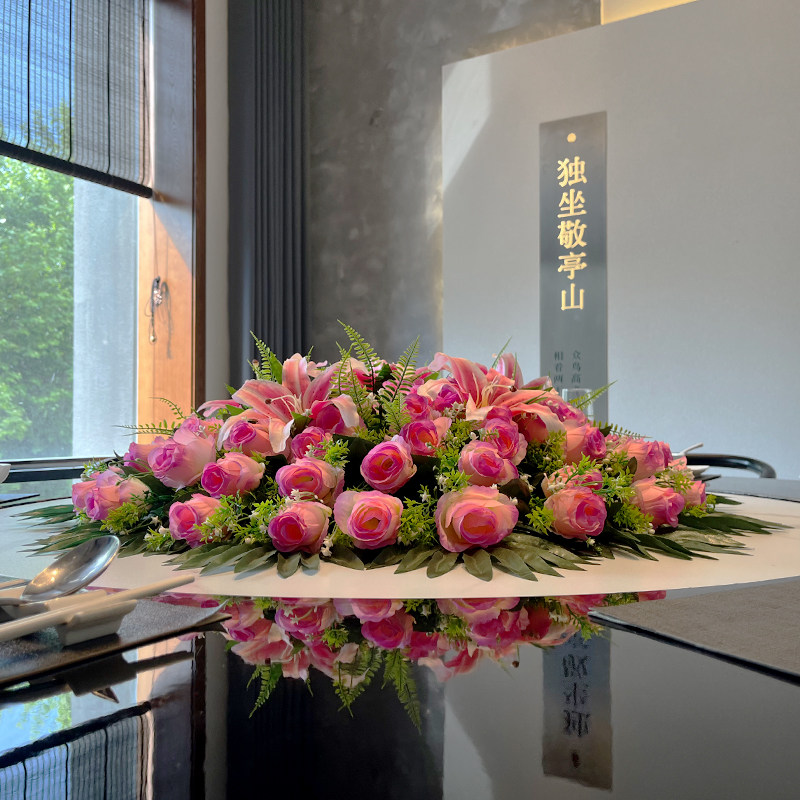 酒店大餐桌摆花仿真花圆桌台花电动转盘中间装饰花饭店圆形桌假花