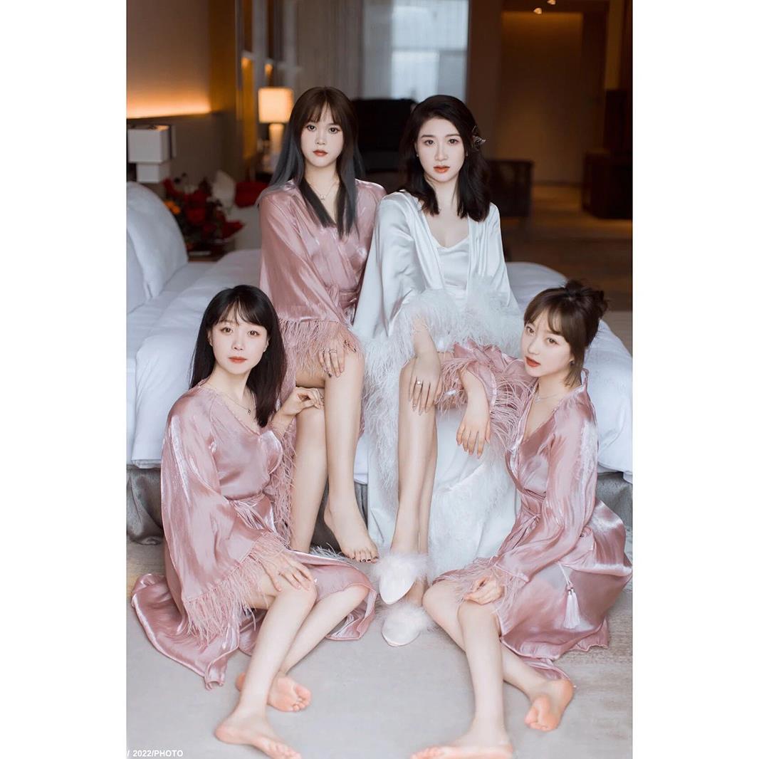 晨袍新中式女新娘结婚睡袍羽毛晨拍伴娘团礼服高级感化妆晨袍长版