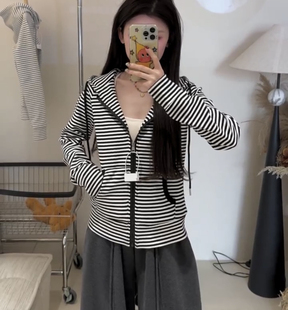 韩系条纹连帽卫衣外套女拉链开衫上衣春款修身显瘦百搭春秋季学生