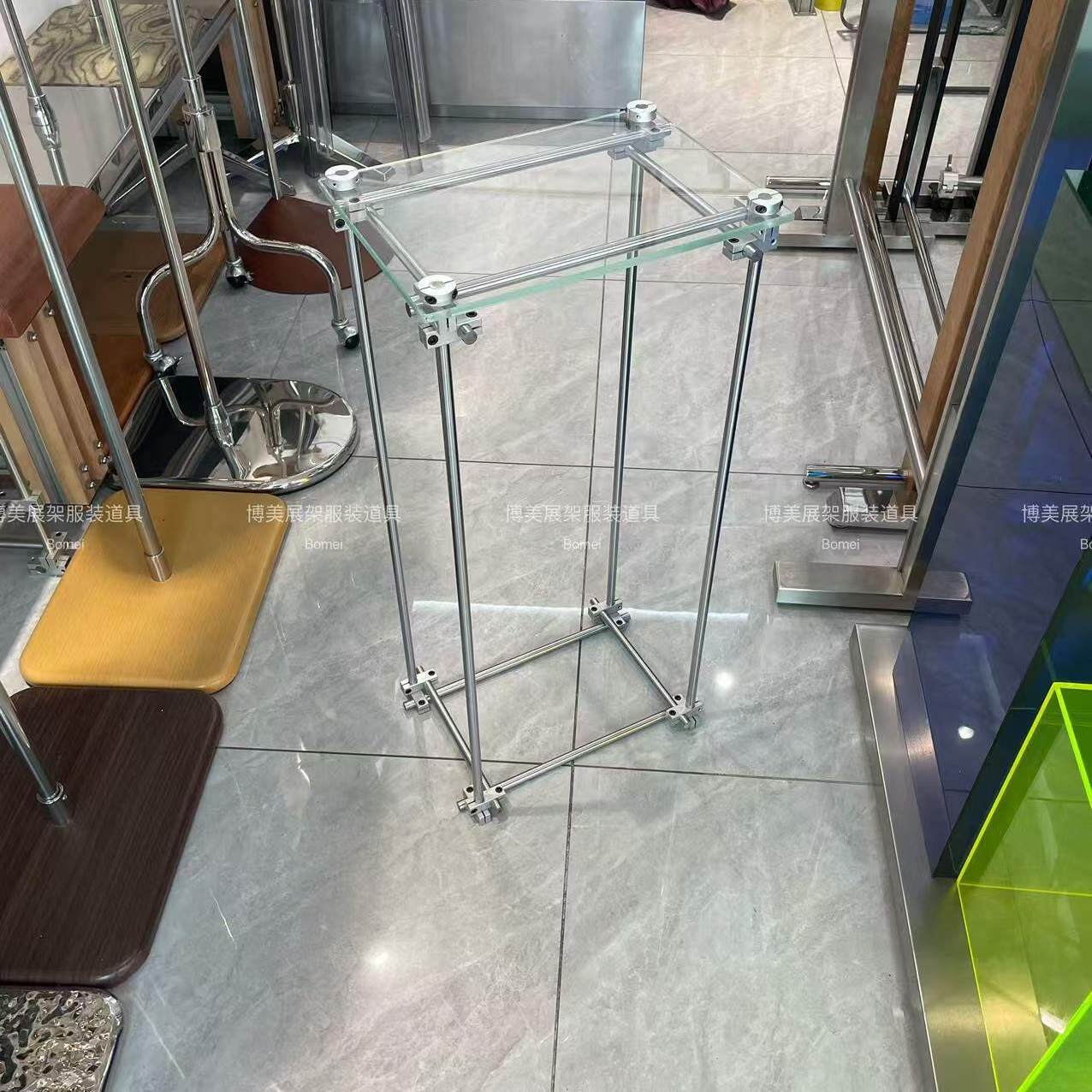 买手店不锈钢装饰鞋子包摆件陈列中岛流水台服装店橱窗展示地台架