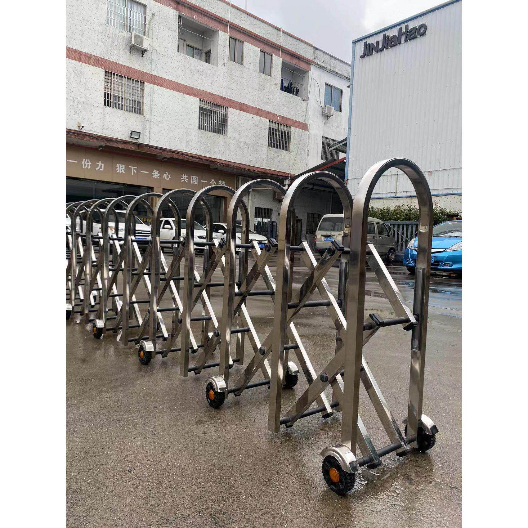不锈钢伸缩围栏移动隔离护栏活动围挡安全防护栏折叠栅栏道路路障