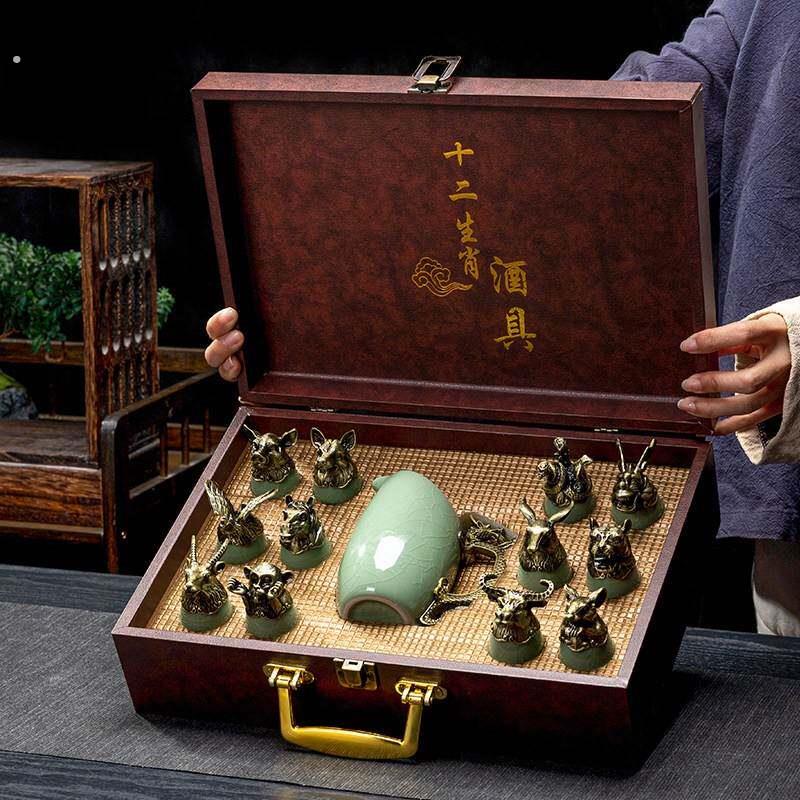 中式十二生肖陶瓷白酒杯套装家用高级烈酒分酒器酒具杯子节日礼品