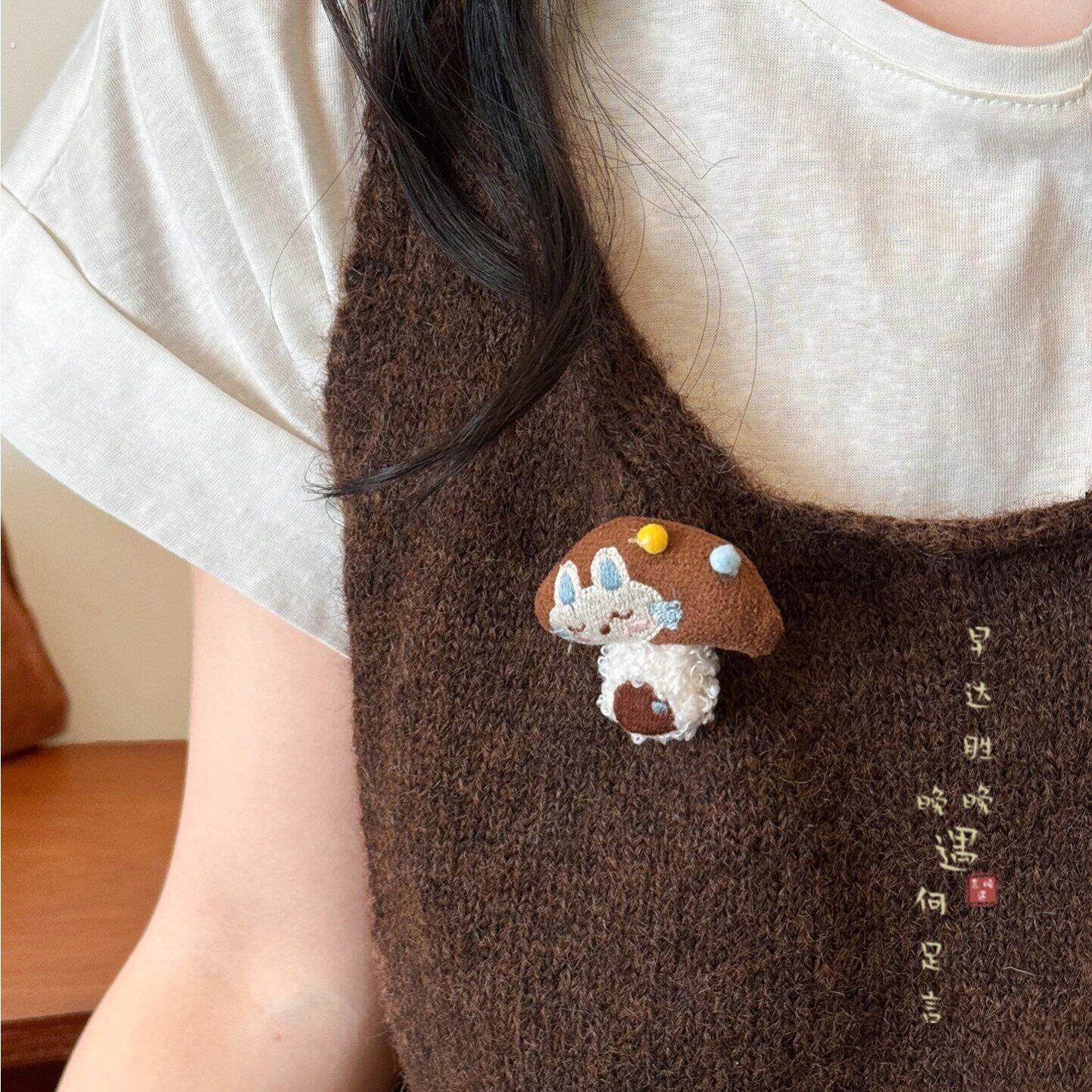 胸针女款2025新款设计感可爱气质别针精致氛围感百搭外套的衣服