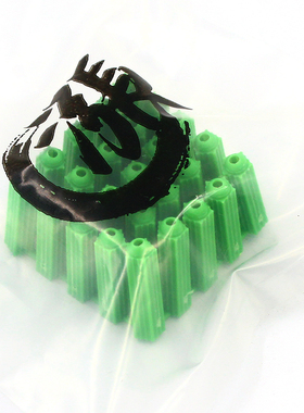 塑料膨胀管绿色胶塞套装家庭五金配件M6M8M10涨管胶粒袋