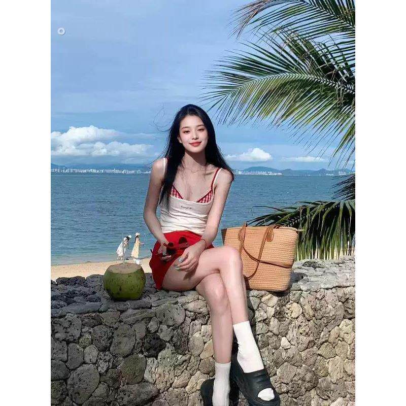 泳衣女款2025爆款高级感连身比基尼绝美小个子氛围感纯欲分体保守