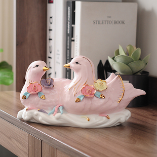 创意鸳鸯摆件一对陶瓷旺姻缘卧室床头装 饰品家居结婚送礼礼品摆设