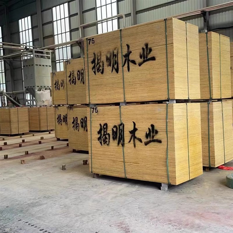 清水模板高速高层桥梁专用防水建筑覆膜板材大小黑模板工地胶合板