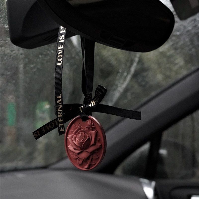 车载后视镜香水挂件玫瑰香薰车内高级感挂饰吊坠装饰香氛车饰女生