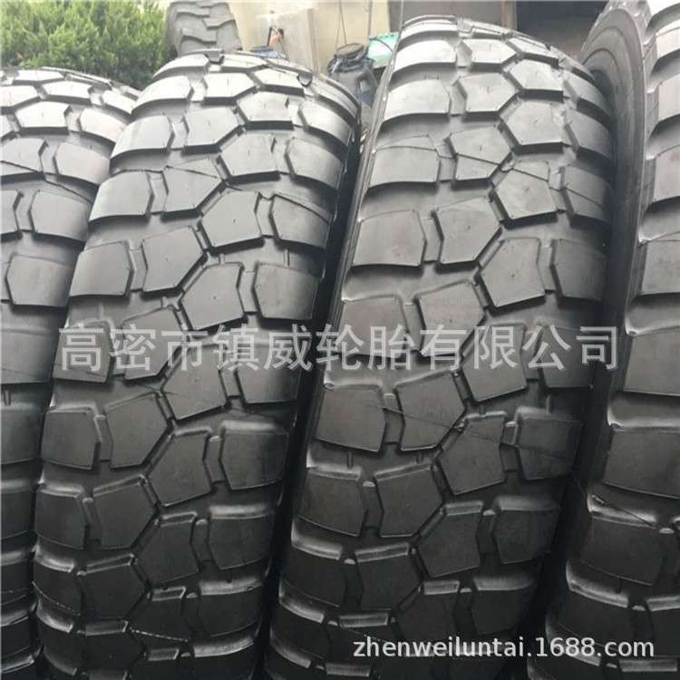 越野车卡车轮胎 15.5R20 子午线钢丝轮胎