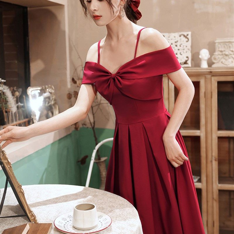 法式一字肩红色敬酒服新娘小个子订婚连衣裙显瘦高级感晚礼服裙子