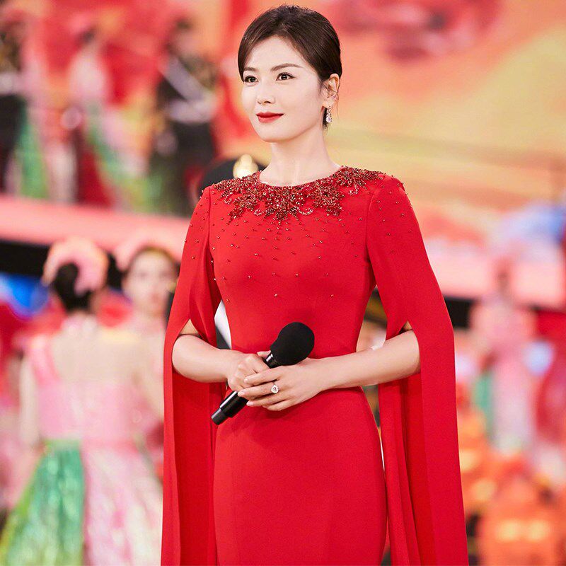 敬酒服新娘2024新款气质高级质感鱼尾订婚结婚主持人晚礼服裙红色