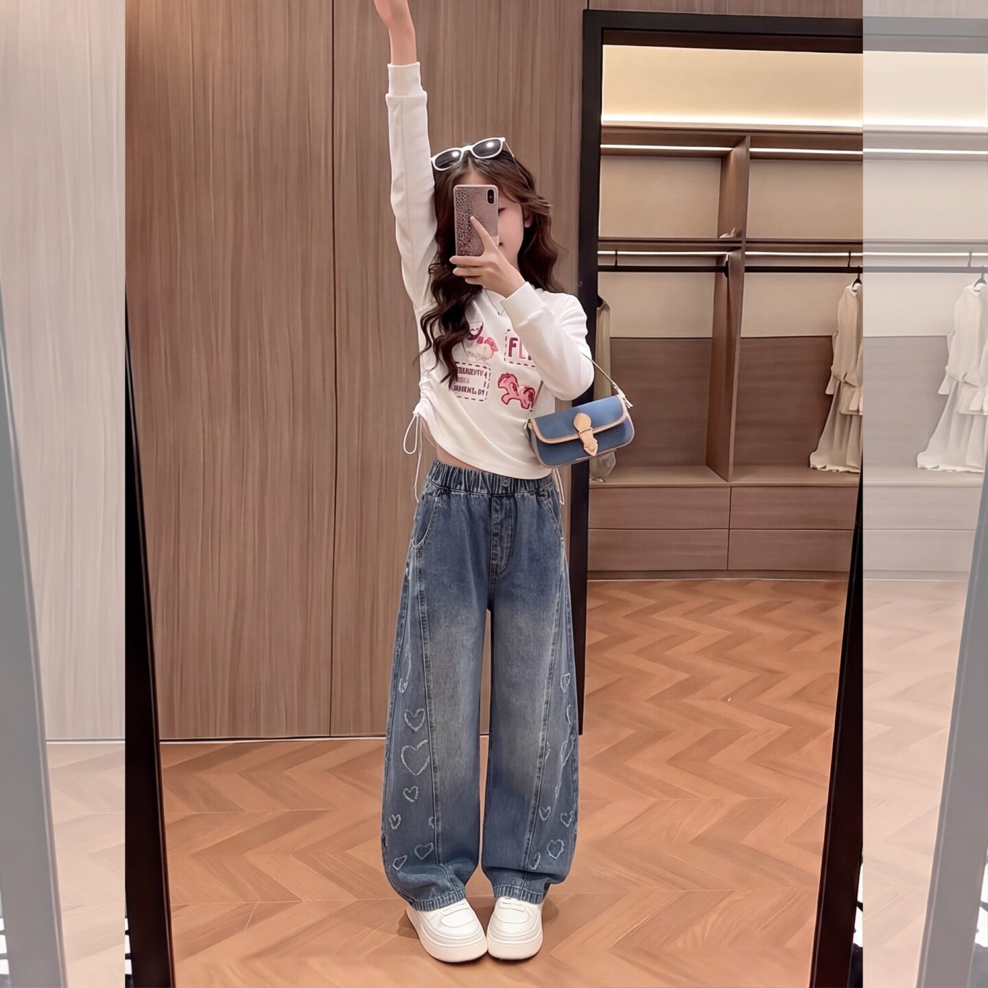 女童裤子秋季款弯刀牛仔裤浅蓝色