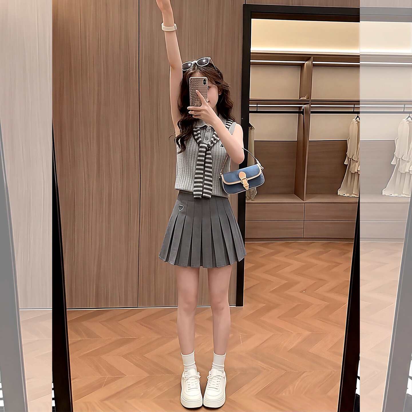 学院风条纹马甲衬衫百褶裙三件套