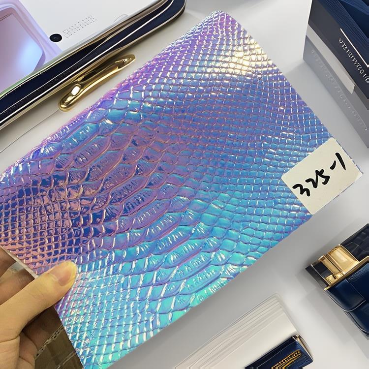 新品镭射幻彩鳄鱼纹皮革幻彩镭射蛇纹合成革手袋箱包鞋材面料皮料