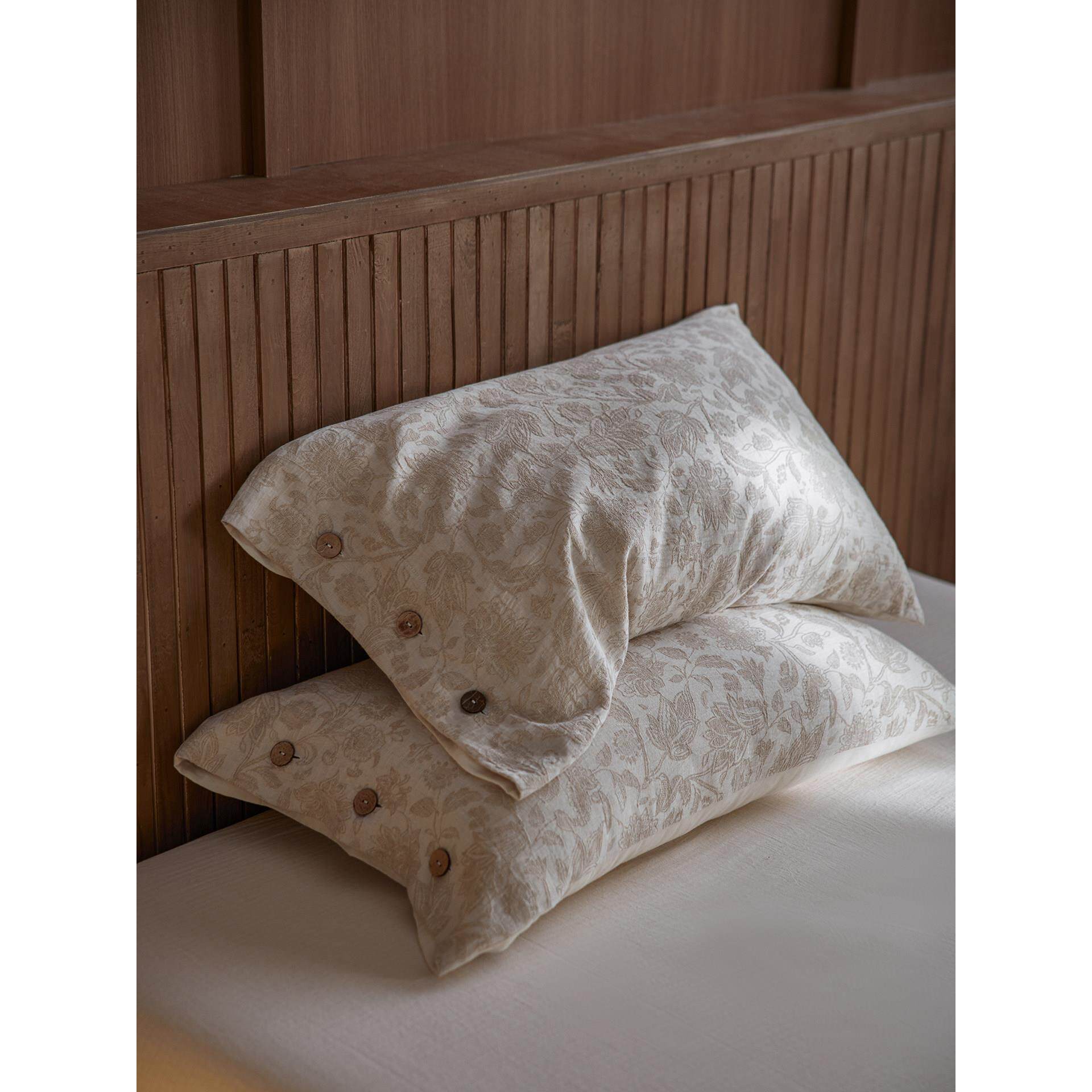 采购产品一对棉和亚麻枕套，高端的，柔软的，透气的，带扣式枕头