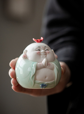 创意陶瓷大肚弥勒佛摆件可爱招财笑佛家居客厅办公桌面装饰工艺礼